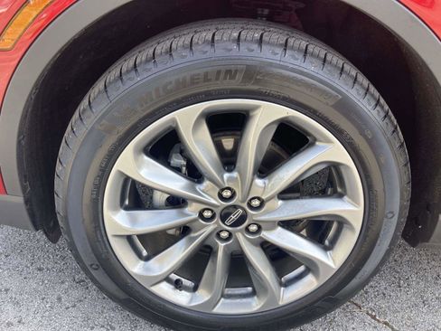 Certified 2022 Lincoln Corsair Standard w/ Premium Package image 14