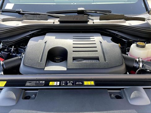 New 2026 Land Rover Range Rover Sport SE image 15