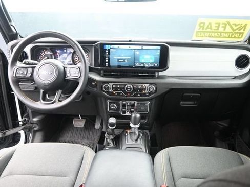 Used 2024 Jeep Gladiator Sport AWD/4WD image 45