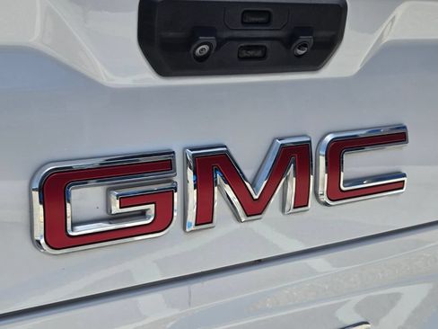 Used 2023 GMC Sierra 1500 SLT w/ SLT Premium Plus Package AWD/4WD image 16