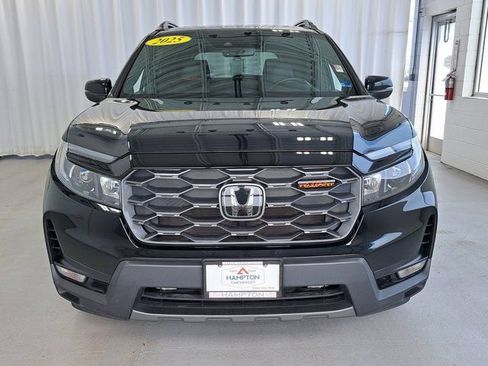 Used 2025 Honda Passport TrailSport image 4