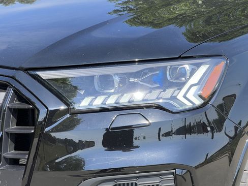 Used 2023 Audi SQ7 Prestige AWD/4WD image 7