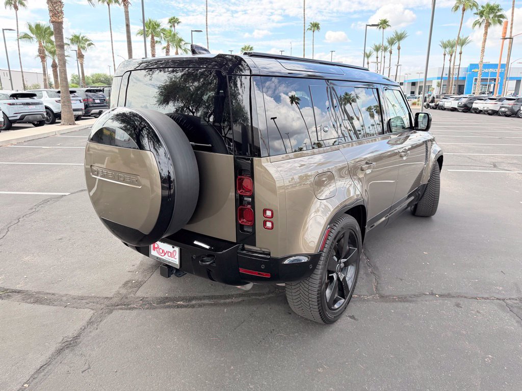 Used 2024 Land Rover Defender 110 X-Dynamic SE AWD/4WD image 19
