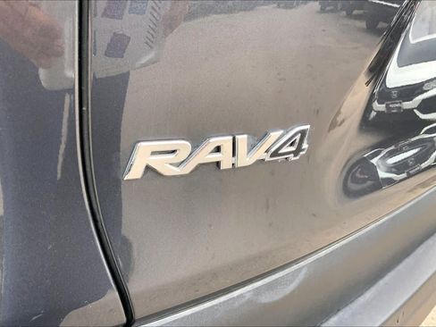 Used 2023 Toyota RAV4 XLE Premium image 30