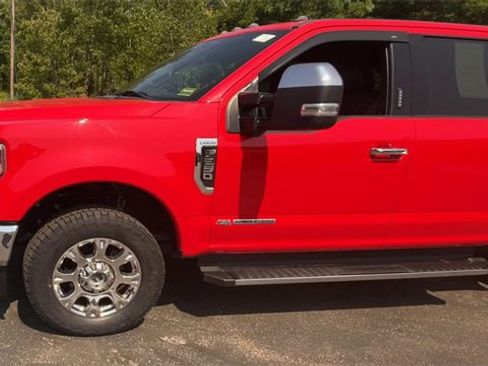 Used 2022 Ford F250 Lariat w/ Chrome Package image 5