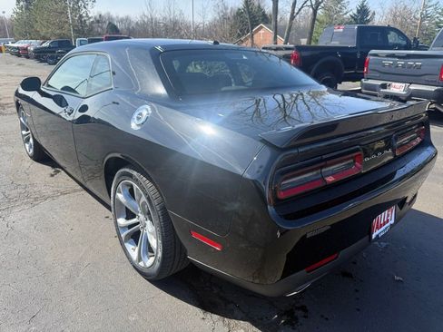 Used 2022 Dodge Challenger R/T RWD image 5