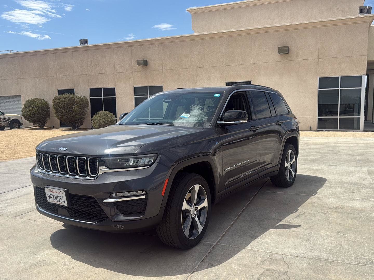 Used 2023 Jeep Grand Cherokee 4WD 4xe image 4