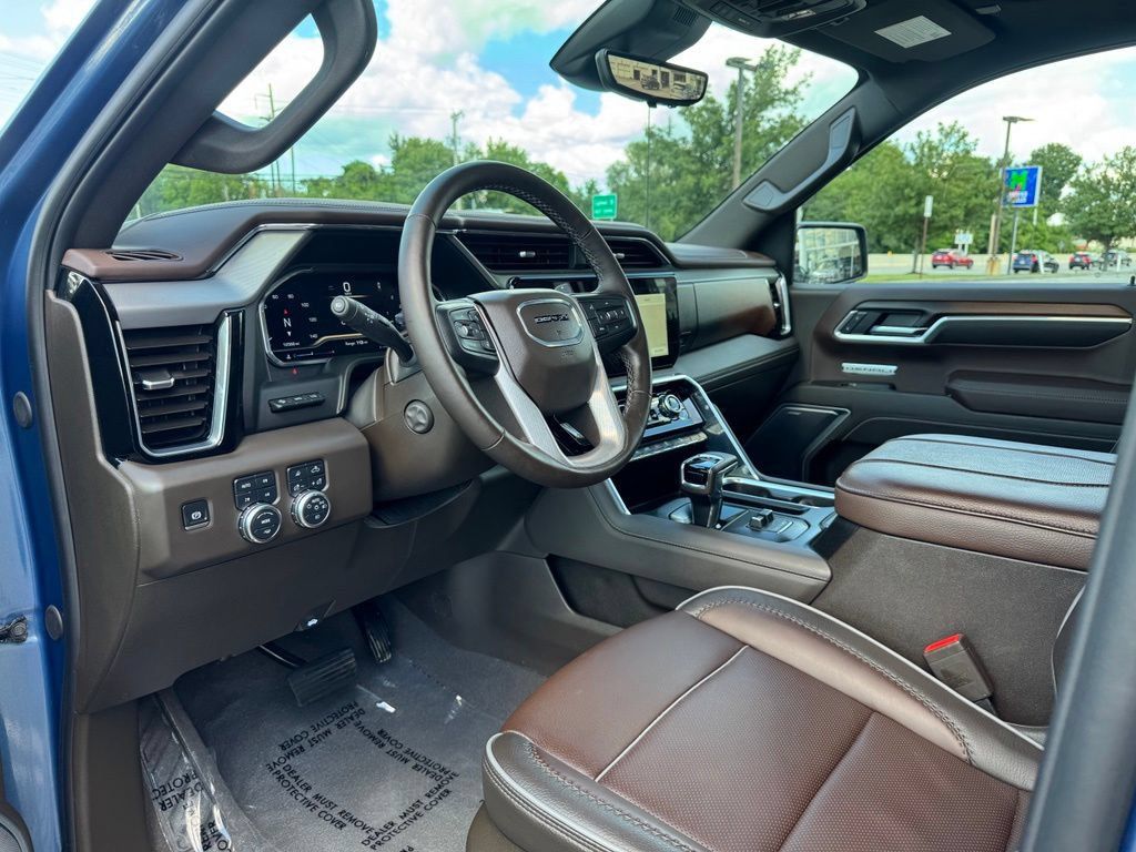Used 2025 GMC Sierra 1500 Denali w/ Denali Reserve Package AWD/4WD image 14