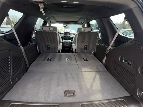 Used 2021 Chevrolet Tahoe LT w/ LT Signature Package image 17