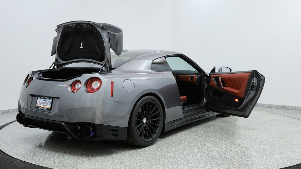 Used 2015 Nissan GT-R Premium AWD/4WD image 11