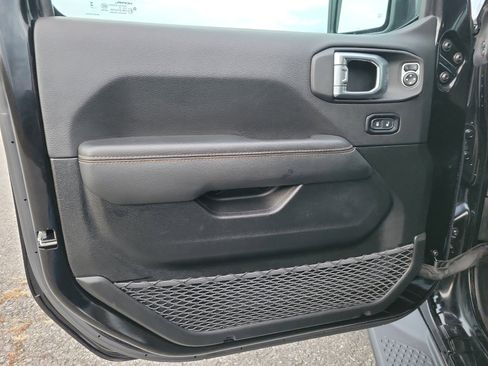 Used 2023 Jeep Gladiator Overland image 15