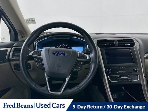 Used 2019 Ford Fusion SEL image 22