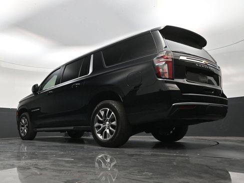 Used 2024 Chevrolet Suburban LT w/ LT Signature Package RWD image 21