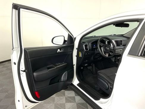 Used 2020 Kia Sportage LX FWD image 26