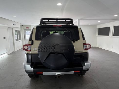 Used 2014 Toyota FJ Cruiser 4WD w/ Upgrade Package image 14