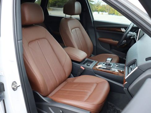 Used 2018 Audi Q5 2.0T Premium Plus w/ Premium Plus Package image 15