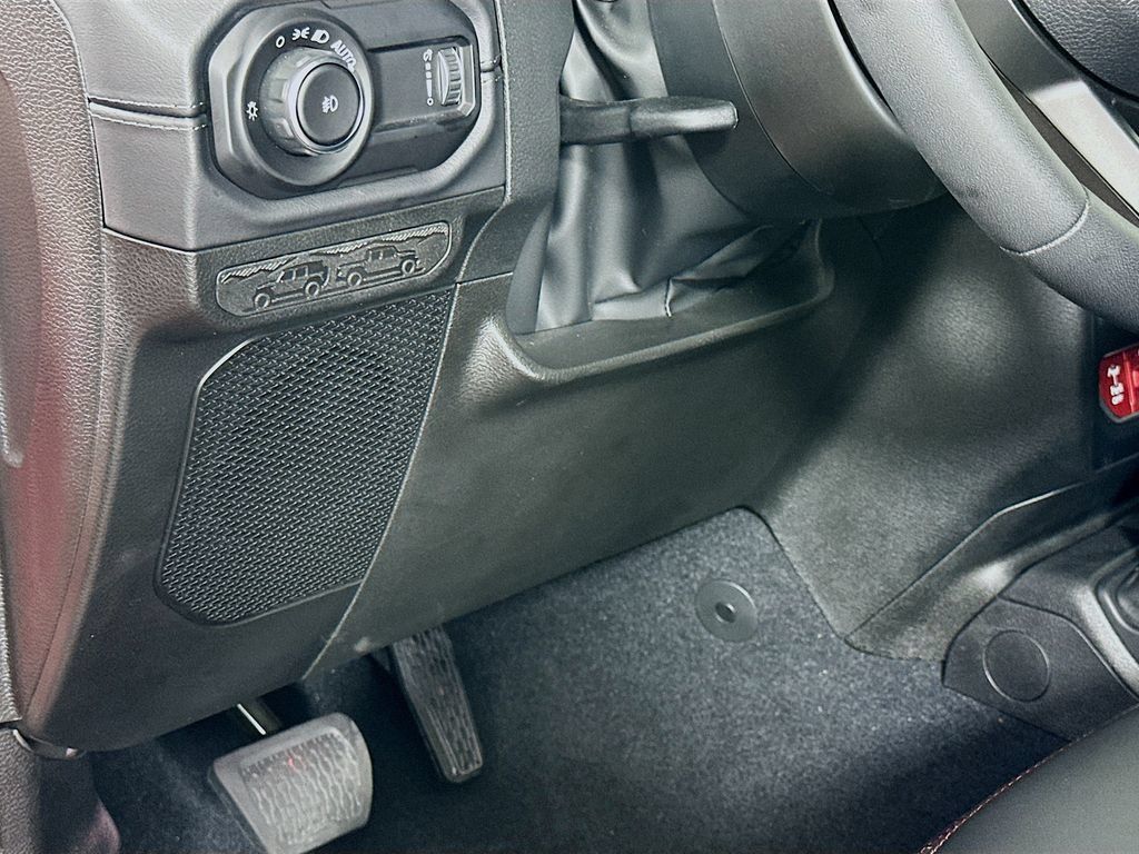 Used 2026 Jeep Wrangler Unlimited Rubicon AWD/4WD image 10