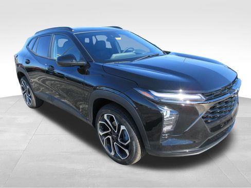 New 2026 Chevrolet Trax RS w/ Driver Confidence Package FWD image 7