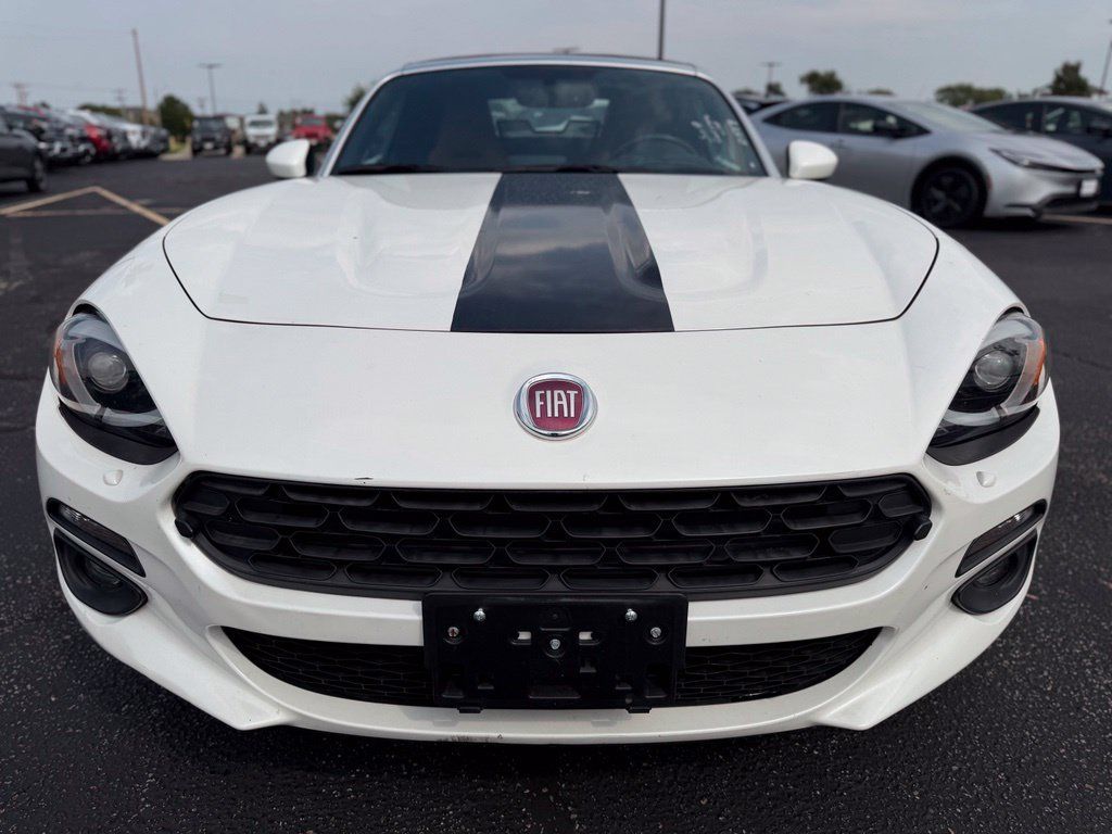 Used 2019 FIAT 124 Spider Lusso w/ Convenience Group RWD image 2