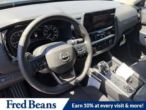 New 2026 Nissan Pathfinder SV w/ SV Premium Package AWD/4WD image 11