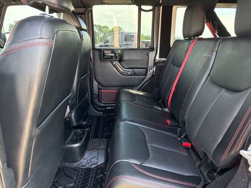 Certified 2017 Jeep Wrangler Unlimited Rubicon AWD/4WD image 10