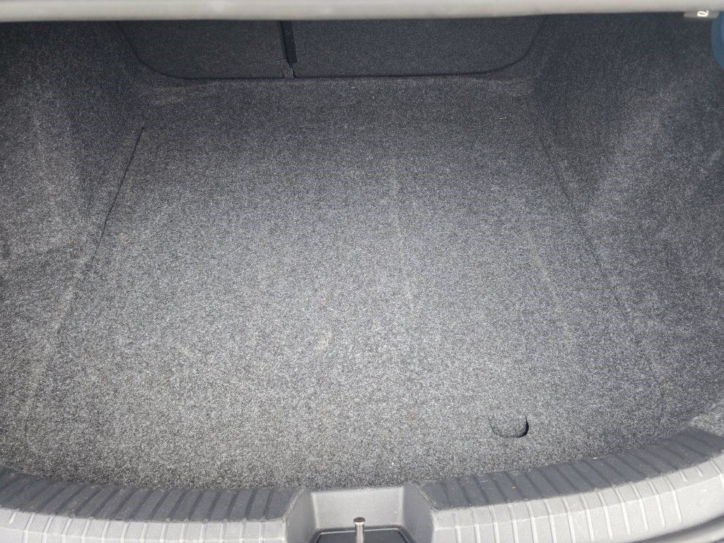 Used 2025 Volkswagen Jetta SE FWD image 36