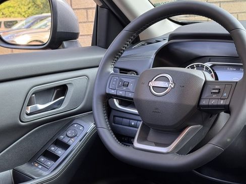 New 2025 Nissan Rogue SV AWD/4WD image 17