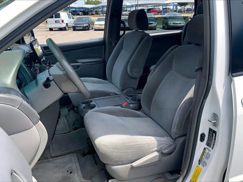 Used 2006 Toyota Sienna CE FWD image 7