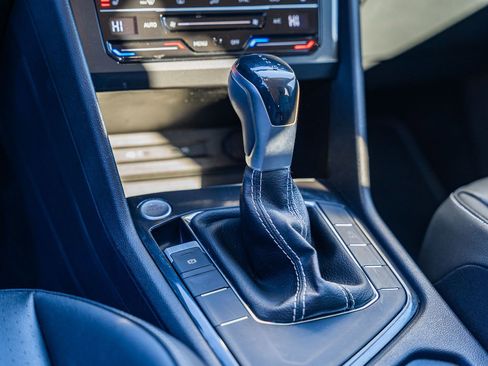 Used 2023 Volkswagen Tiguan SE image 28