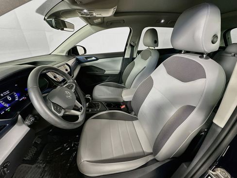 Used 2023 Volkswagen Taos SE image 20