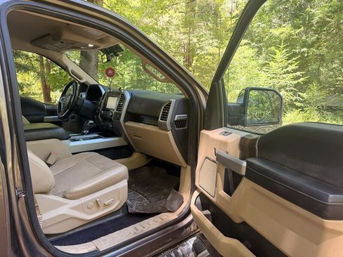 Used 2015 Ford F150 Lariat AWD/4WD image 8