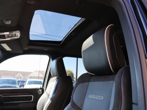 Used 2025 RAM 2500 Laramie w/ Night Edition image 32