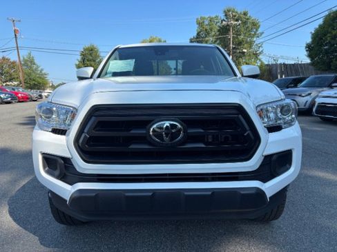 Used 2022 Toyota Tacoma SR w/ SR Convenience Package RWD image 2