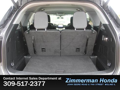 Used 2023 Ford Explorer XLT w/ Equipment Group 202A AWD/4WD image 6