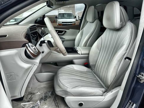 Used 2023 Mercedes-Benz EQE 350+ SUV image 3