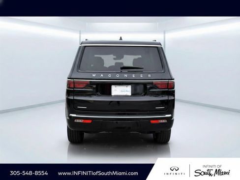 Used 2023 Jeep Wagoneer Series III w/ Premium Group I image 5