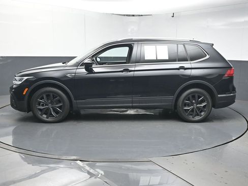 Used 2024 Volkswagen Tiguan SE image 5