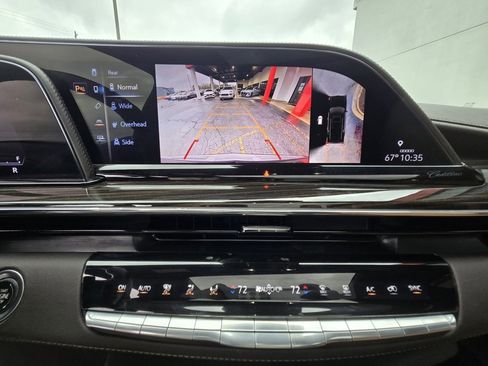 Used 2021 Cadillac Escalade Premium Luxury image 30