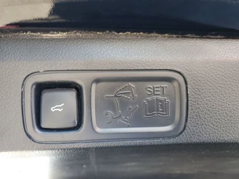 Used 2020 Ford Expedition Max XLT w/ Equipment Group 202A image 9