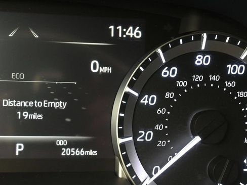 Certified 2023 Toyota Highlander LE FWD image 16