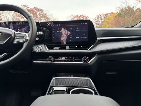 Used 2025 Chevrolet Equinox LT image 18