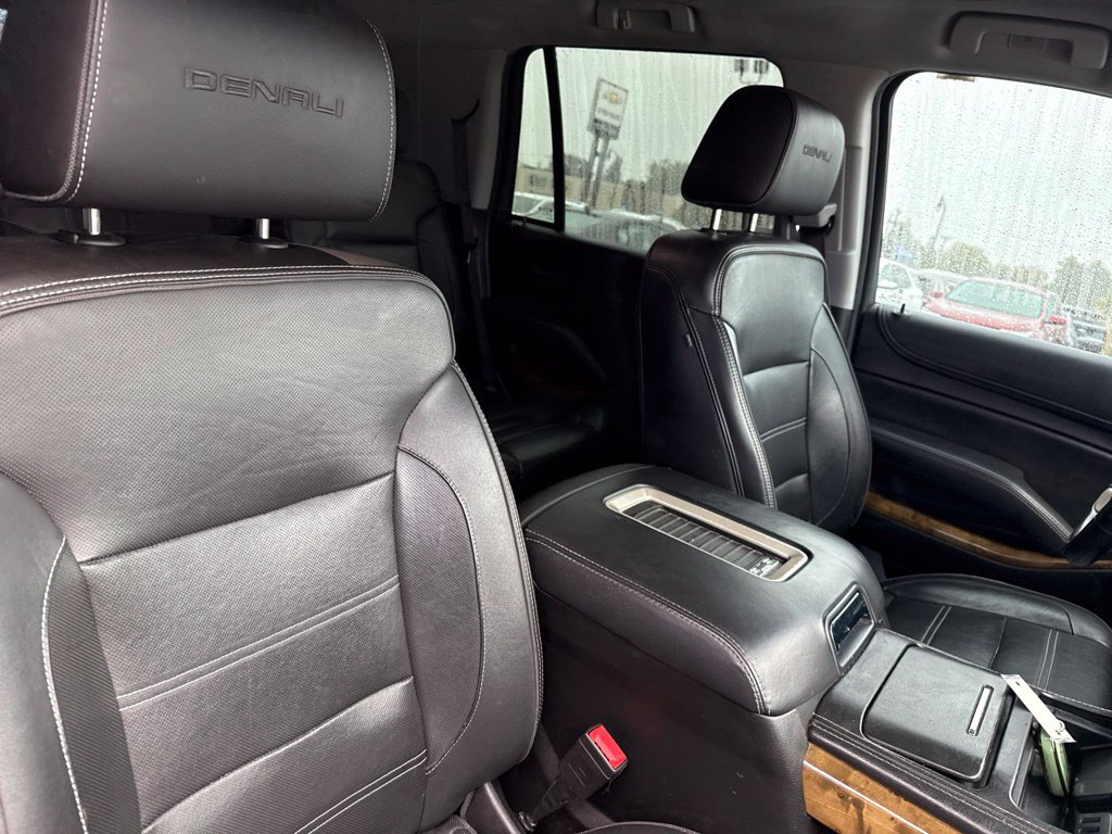 Used 2017 GMC Yukon Denali AWD/4WD image 32