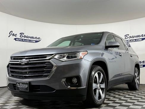 Used 2019 Chevrolet Traverse LT w/ LT Premium Package image 2