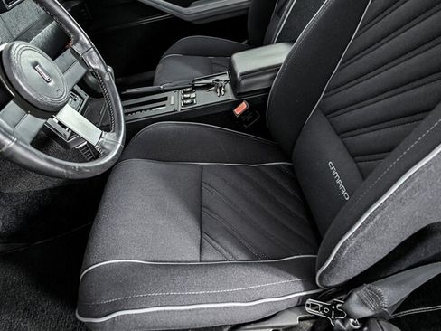 Used 1987 Chevrolet Camaro Z28 RWD image 17