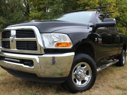 Used 2012 RAM 3500 SLT w/ Technology Group image 3
