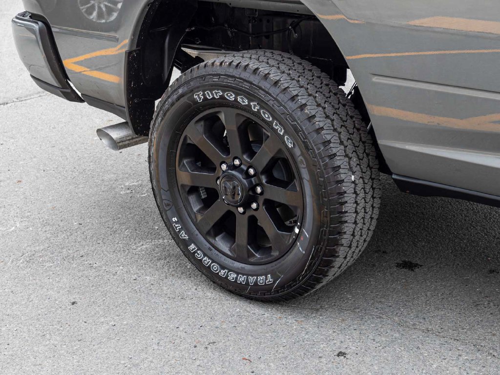 New 2026 RAM 3500 Big Horn AWD/4WD image 7