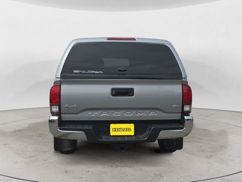 Used 2019 Toyota Tacoma SR5 AWD/4WD image 4