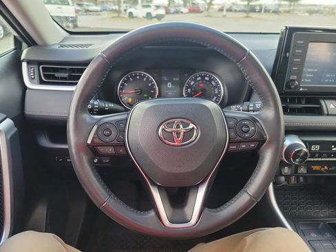 Used 2020 Toyota RAV4 XLE w/ Convenience Package image 15