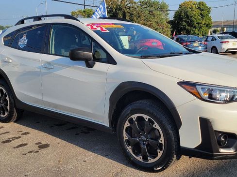 Used 2022 Subaru Crosstrek 2.0i image 3