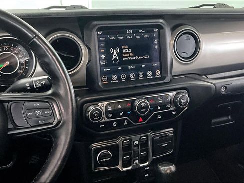 Used 2021 Jeep Gladiator Sport AWD/4WD image 14
